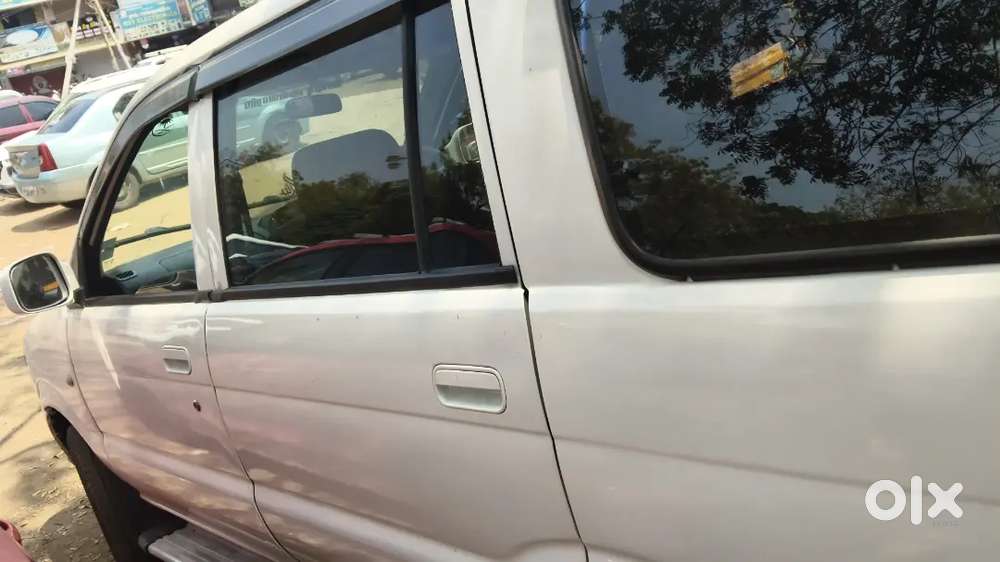 Chevrolet Tavera Neo 2013