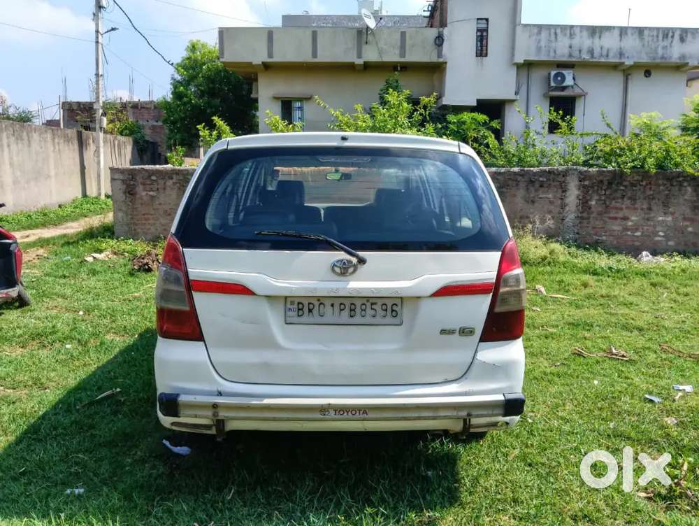 Toyota Innova 2.5 V 2014