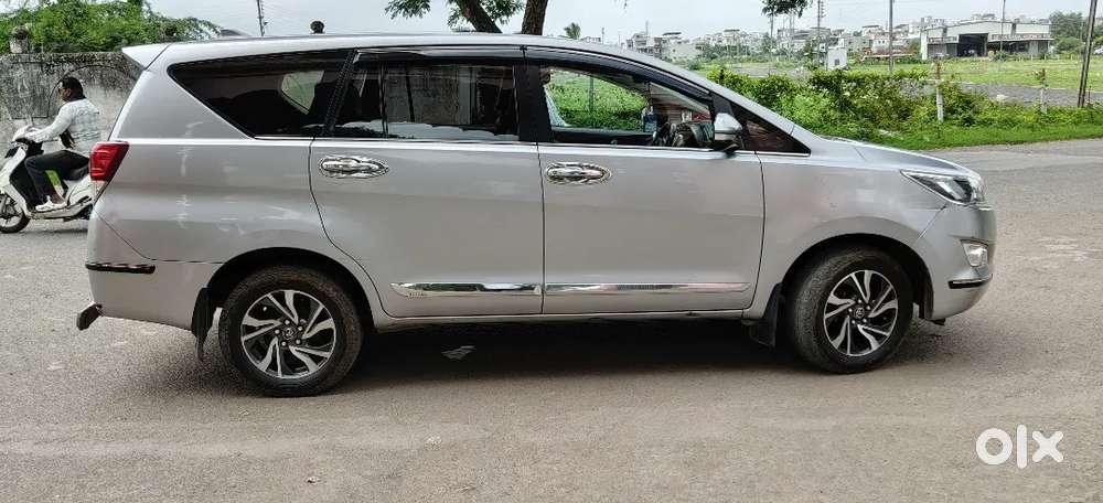 Toyota Innova Crysta 2017 Mt Location Vivekanand Chowk  Latur