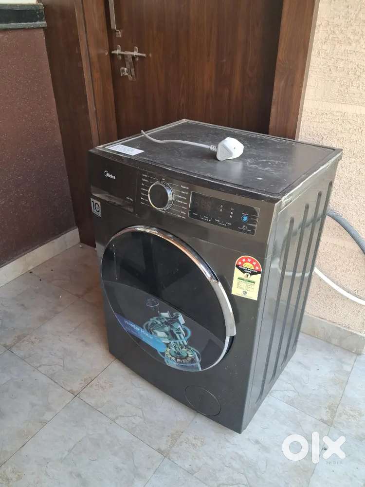 Fridge and washing Machine for sale at throwaway price