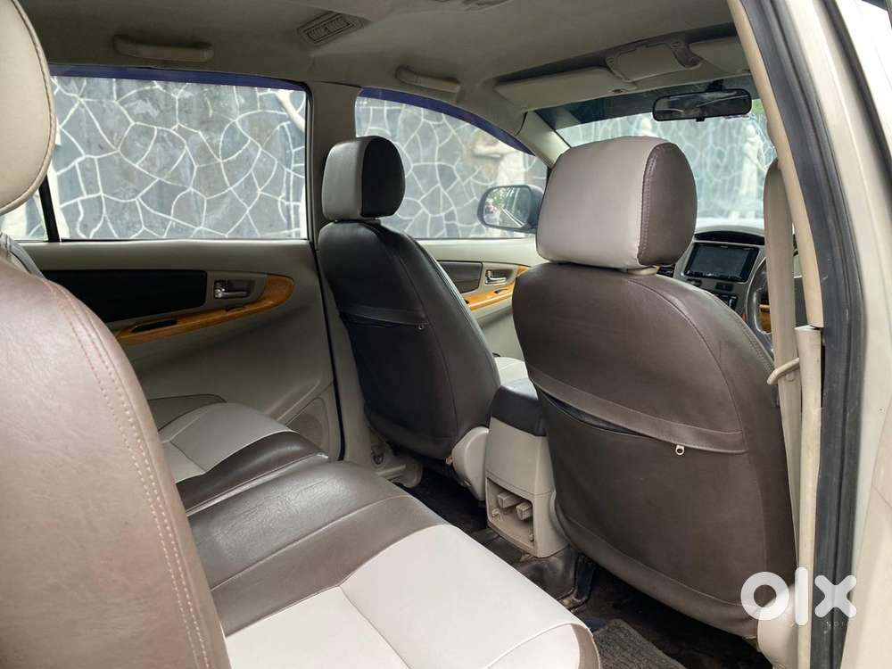 Toyota Innova 2.5 Vx 8 Str Bs-iii, 2011, Diesel