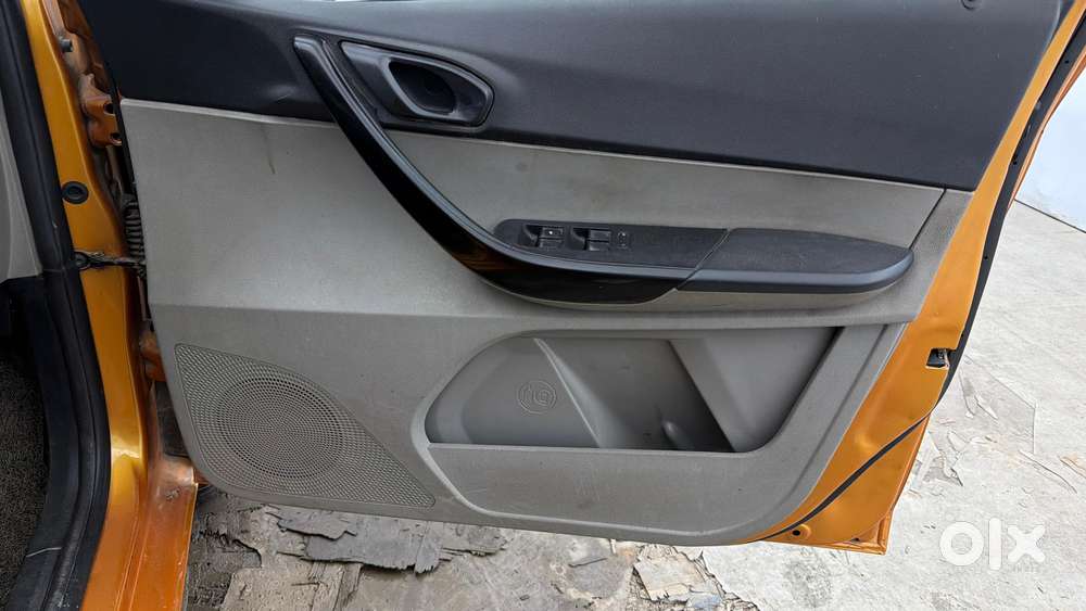 Tata Tiago 1.2 Revotron Xta, 2017, Petrol