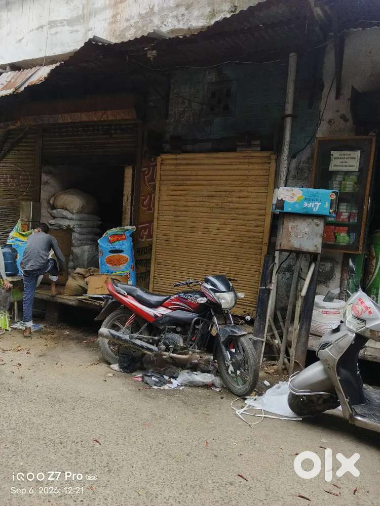 SHOP AT LALAGANJ