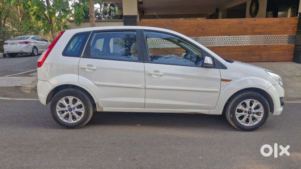 Ford Figo Petrol Titanium, 2014, Petrol