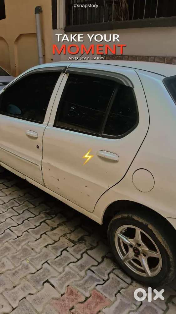 2015 Model  All Features Working Ac Heat Okay Engine Oky New Tyres