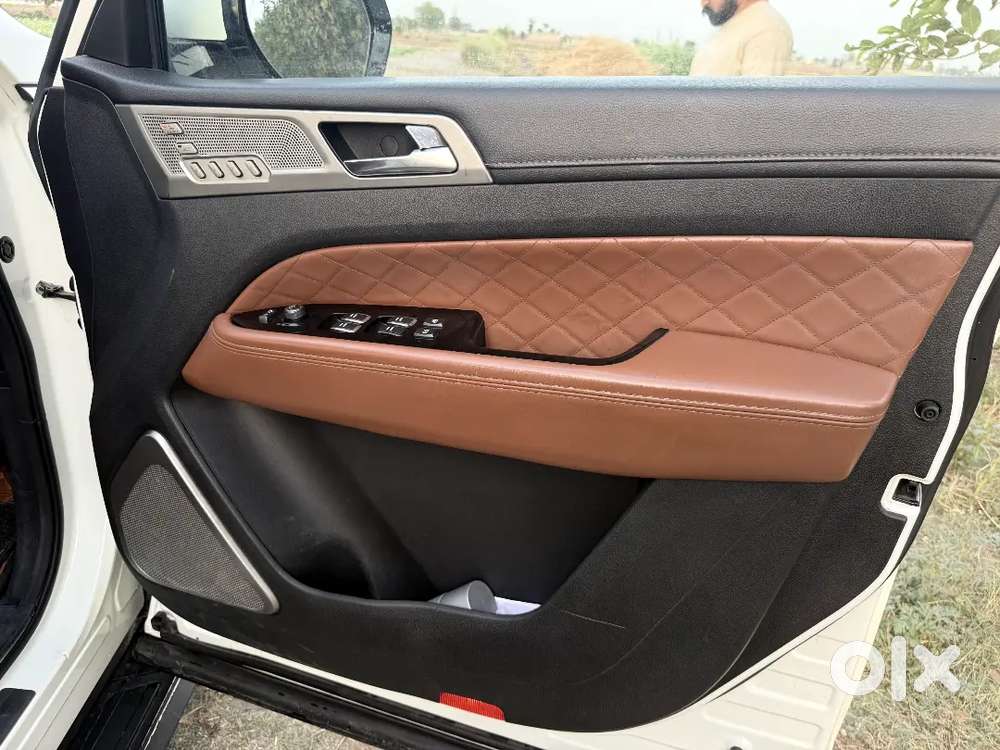 Mahindra Alturas G4 2019 Diesel 65000 Km Driven