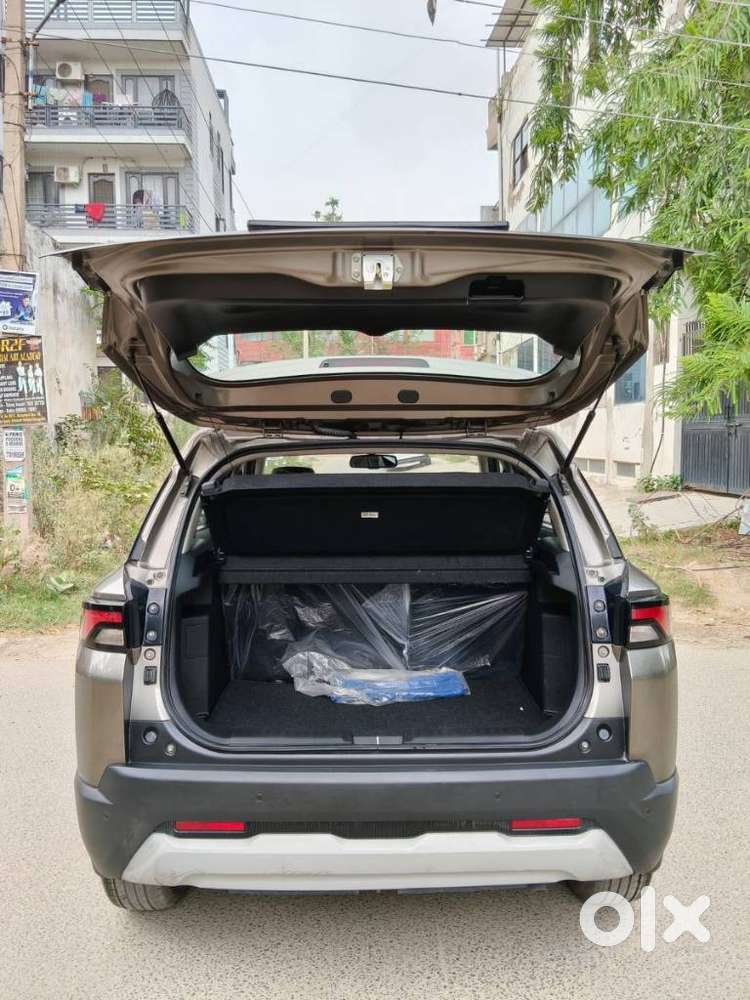 Maruti Suzuki Brezza 1.5 Zxi Plus At Smart Hybrid, 2023, Petrol