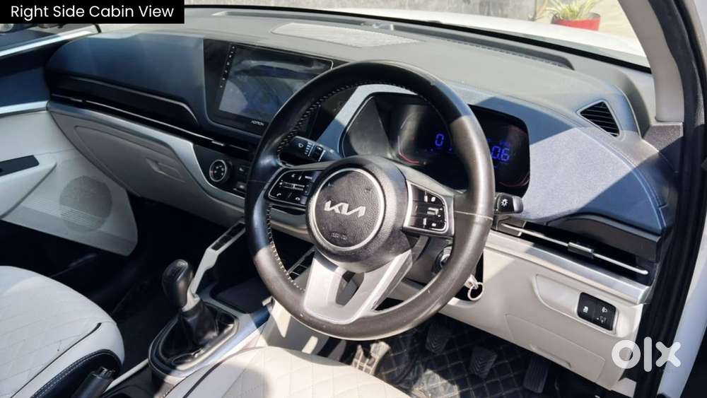 Kia Carens 1.5 Premium 7 Str, 2023, Petrol