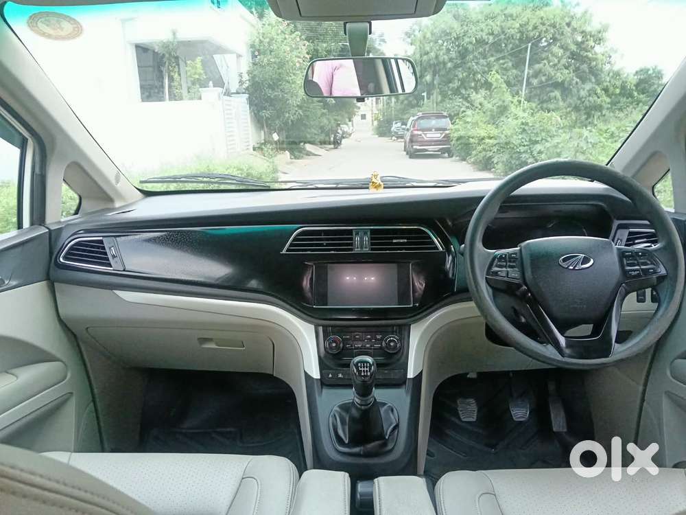 Mahindra Marazzo M8, 2018, Diesel