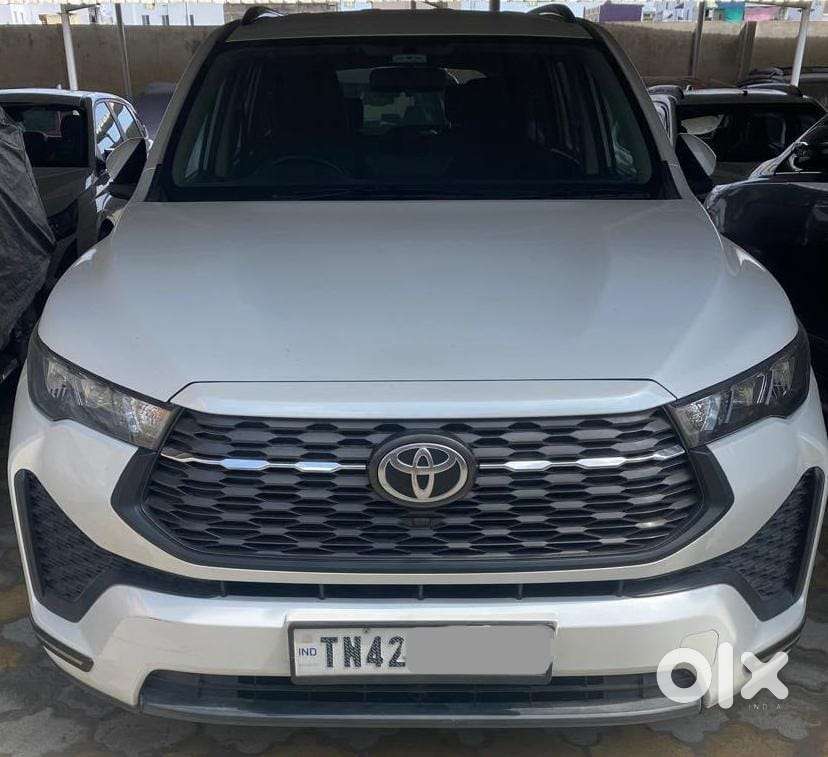 Toyota Innova Hycross, 2023, Petrol