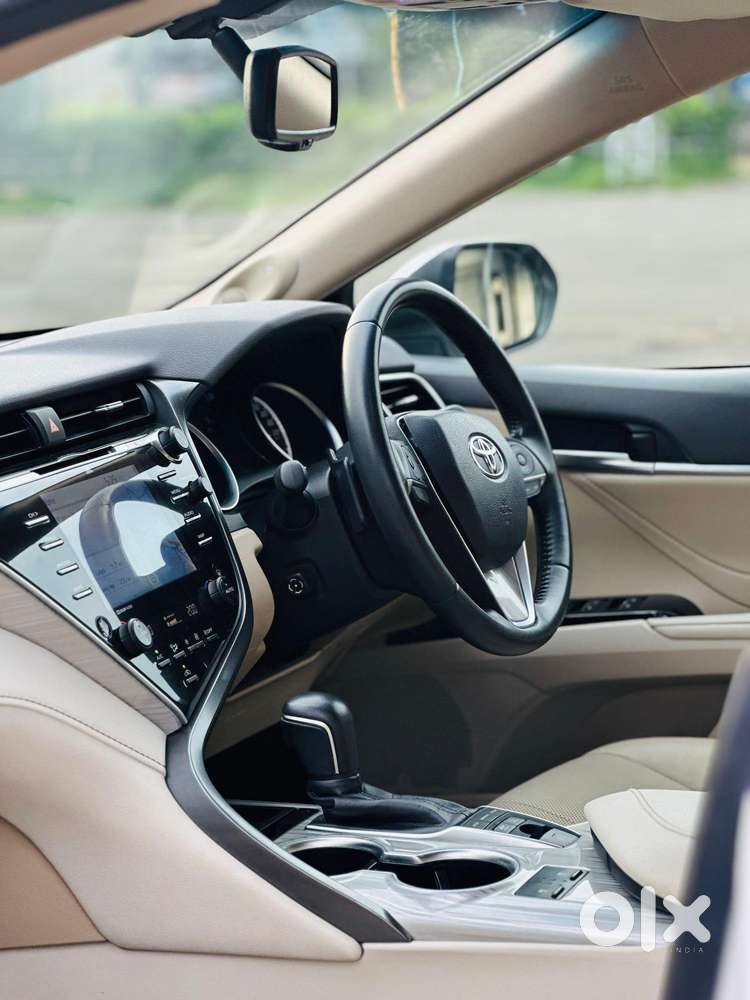 Toyota Camry Hybrid, 2019, Cng & Hybrids