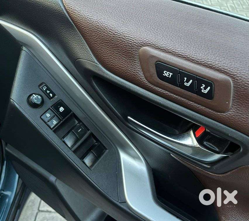 Toyota Innova Hycross 2.0 Zx (o) Hybrid 7 Str, 2024, Petrol