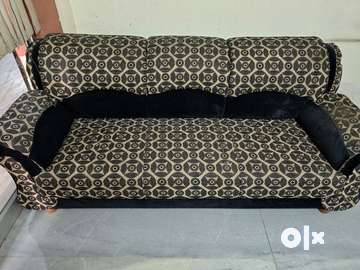 Single deals sofa olx