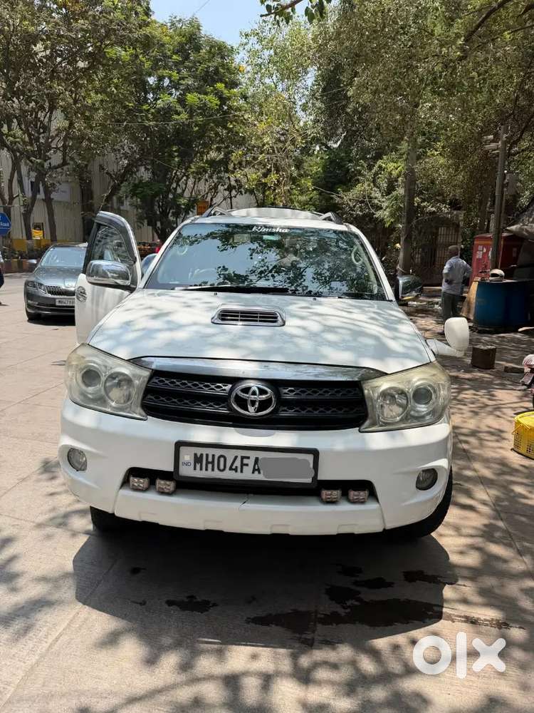 Toyota Fortuner Legender 2011