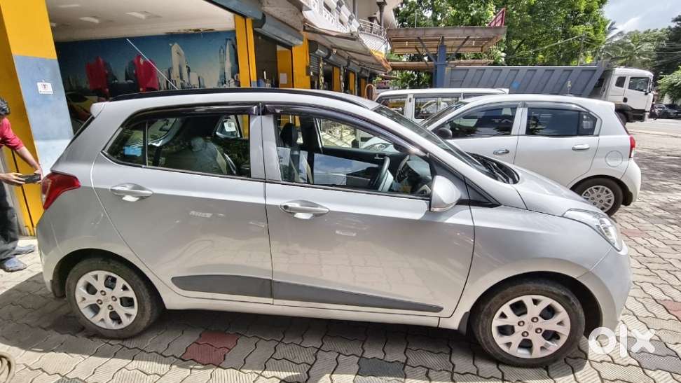 Hyundai Grand I10 Sportz, 2016, Petrol