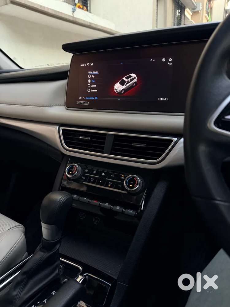 Mahindra Xuv700 2.2 Ax 7 Diesel At Str, 2023, Diesel