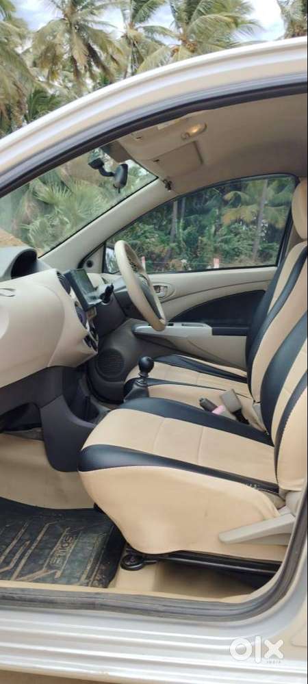 Toyota Etios Liva 2015