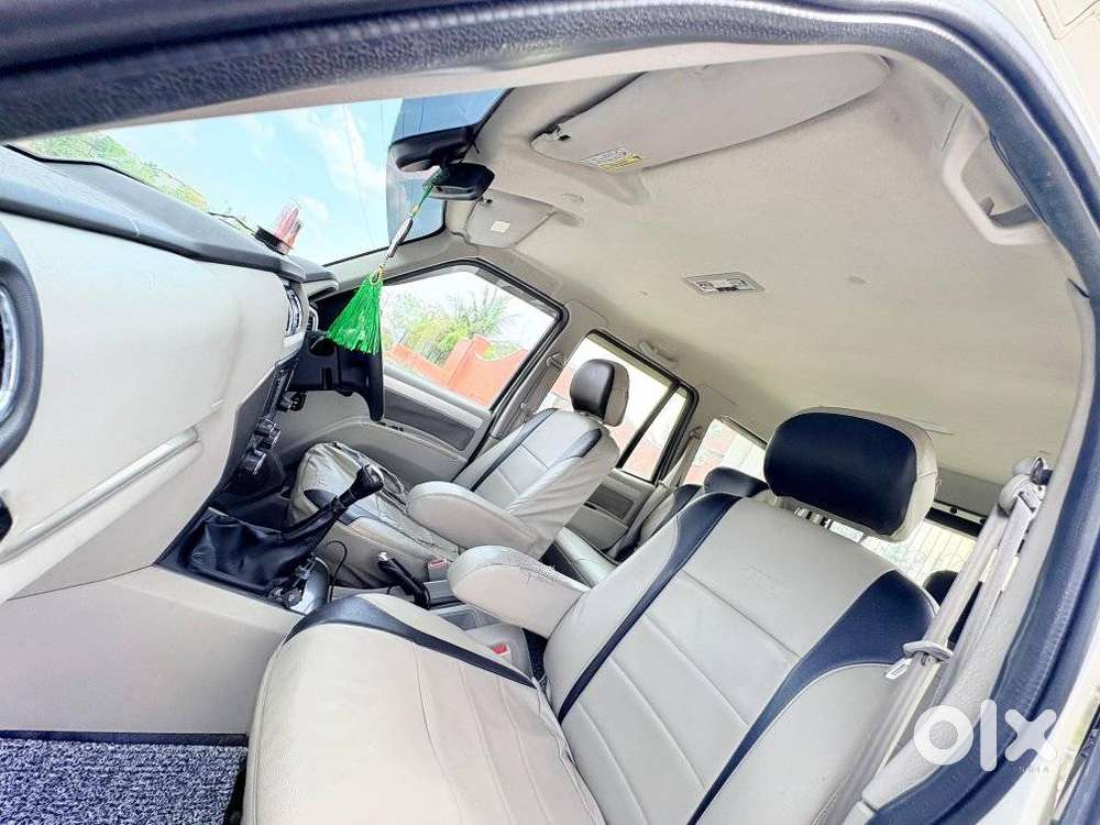 Mahindra Scorpio S10, 2017, Petrol