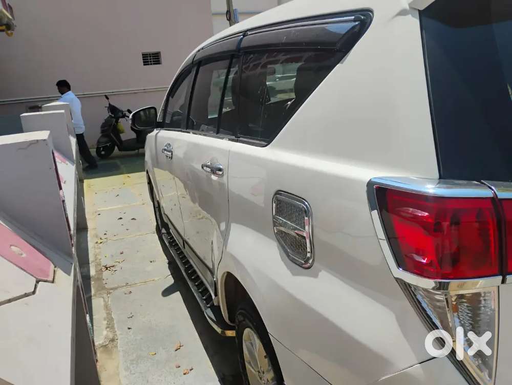 Toyota Innova Crysta 2017 Diesel Well Maintained