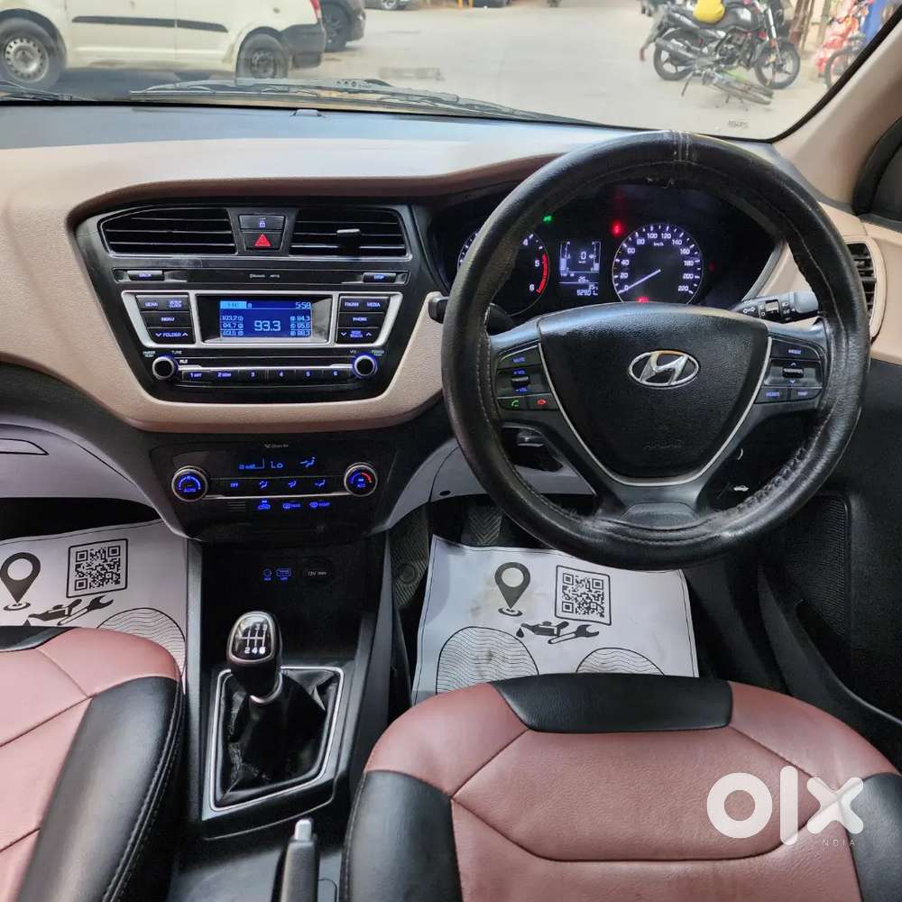 Hyundai I20 Sportz Black Color Diesel In Good Condition