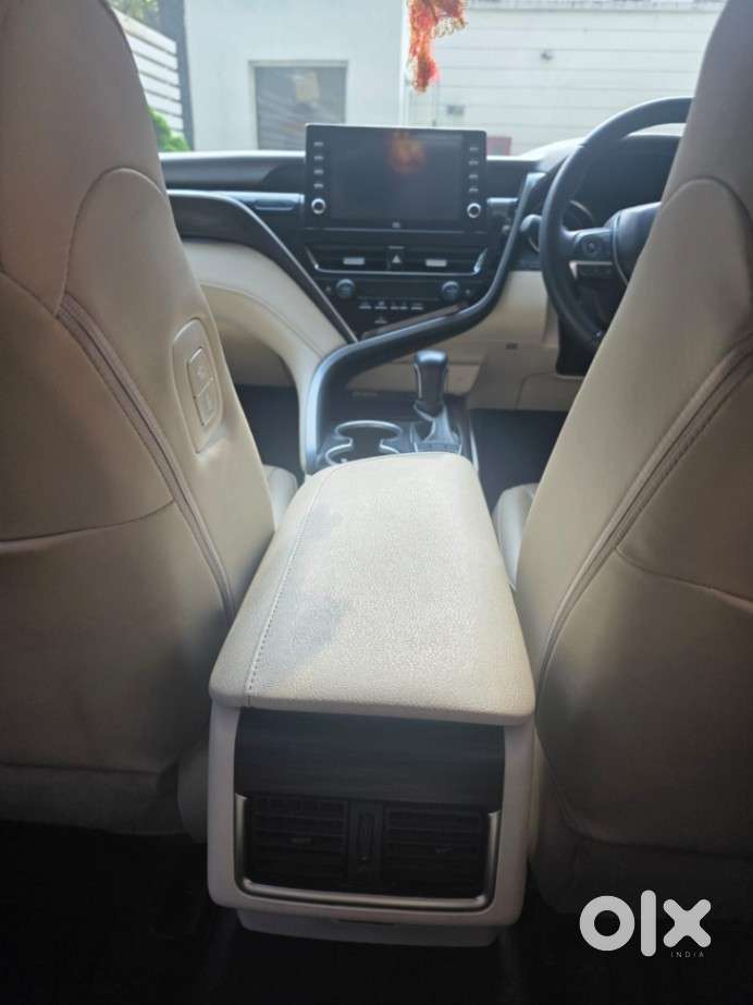 Toyota Camry Hybrid, 2024, Electric