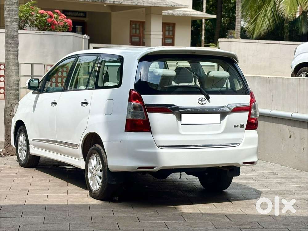 Toyota Innova 2.5 Vx 7 Seater Bs Iv, 2014, Diesel