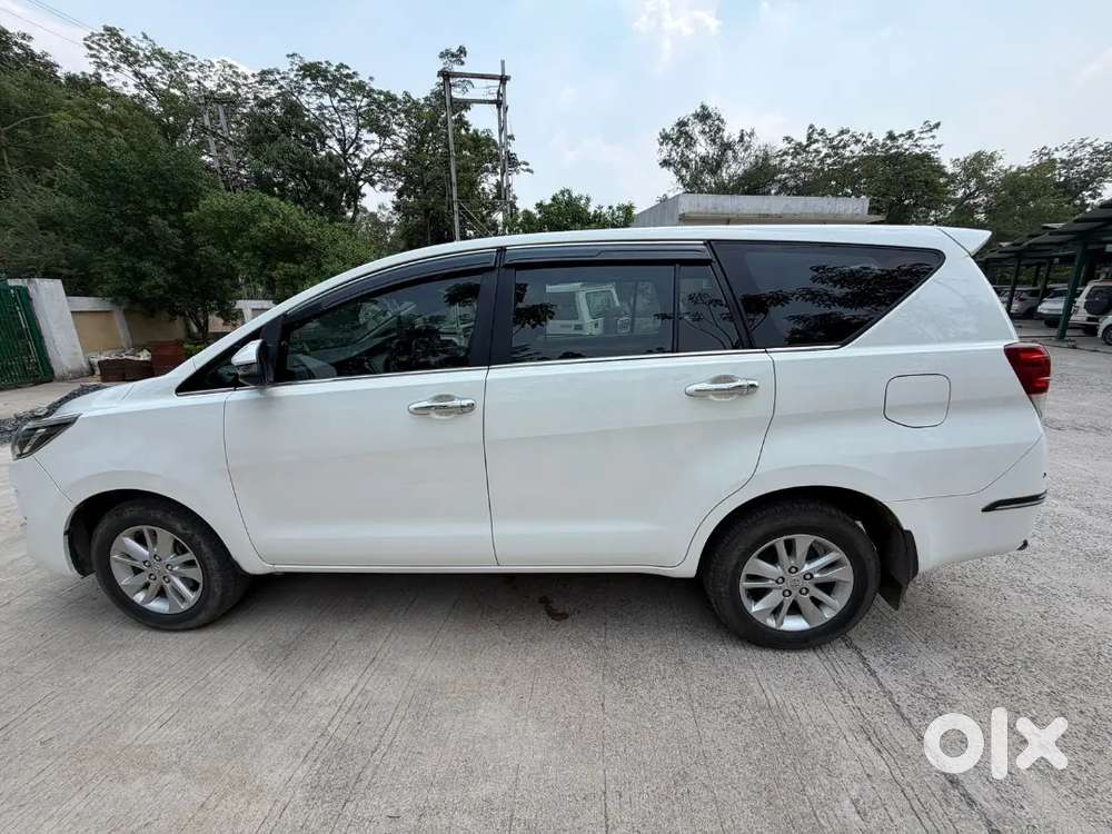 Toyota Innova Crysta 2024