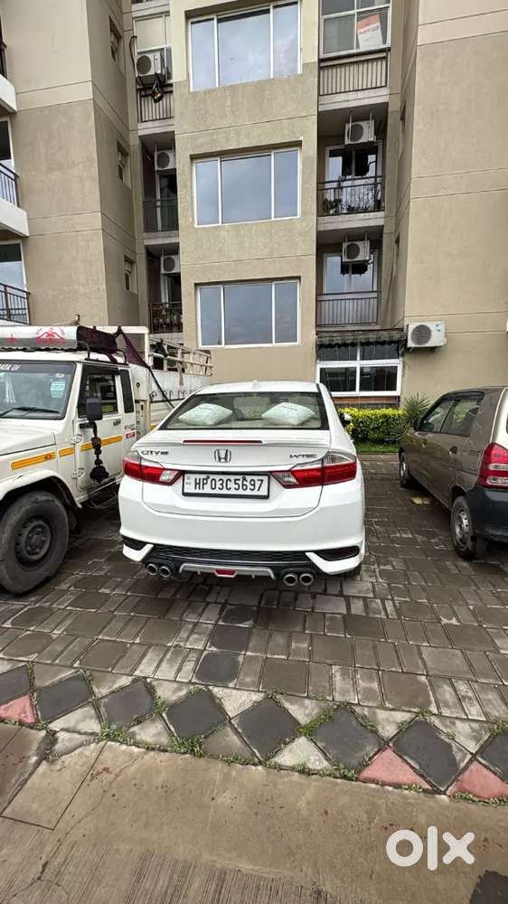 Honda City Automatic Top Model With Sunroof And Body Kit