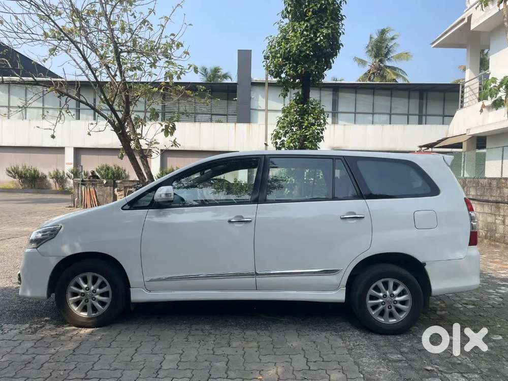 Toyota Innova V Diesel 2014 Second Owner