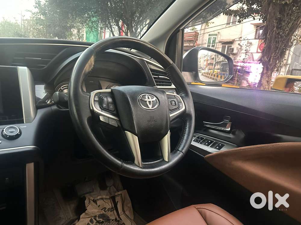 Toyota Innova Crysta 2.8z Automatic, 2017, Diesel