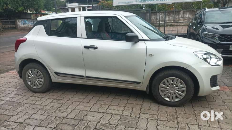 Maruti Suzuki Swift 1.2 Lxi (o), 2021, Petrol