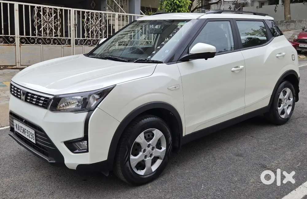 Mahindra Xuv300 W6 Optional With Sunroof Diesel