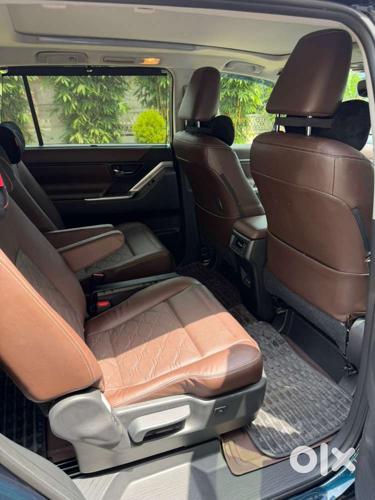 Toyota Innova Hycross Zx Hybrid 2025