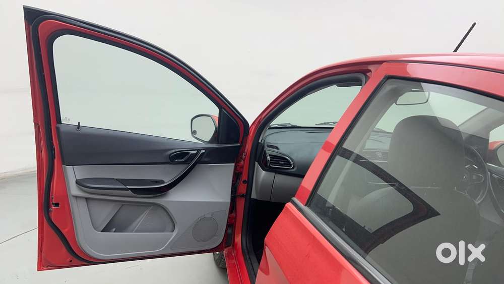 Tata Tiago 1.2 Revotron Xt Option, 2020, Petrol