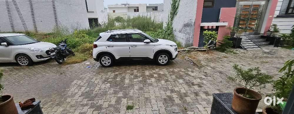 Hyundai Venue 2021 Petrol 62358 Km Driven