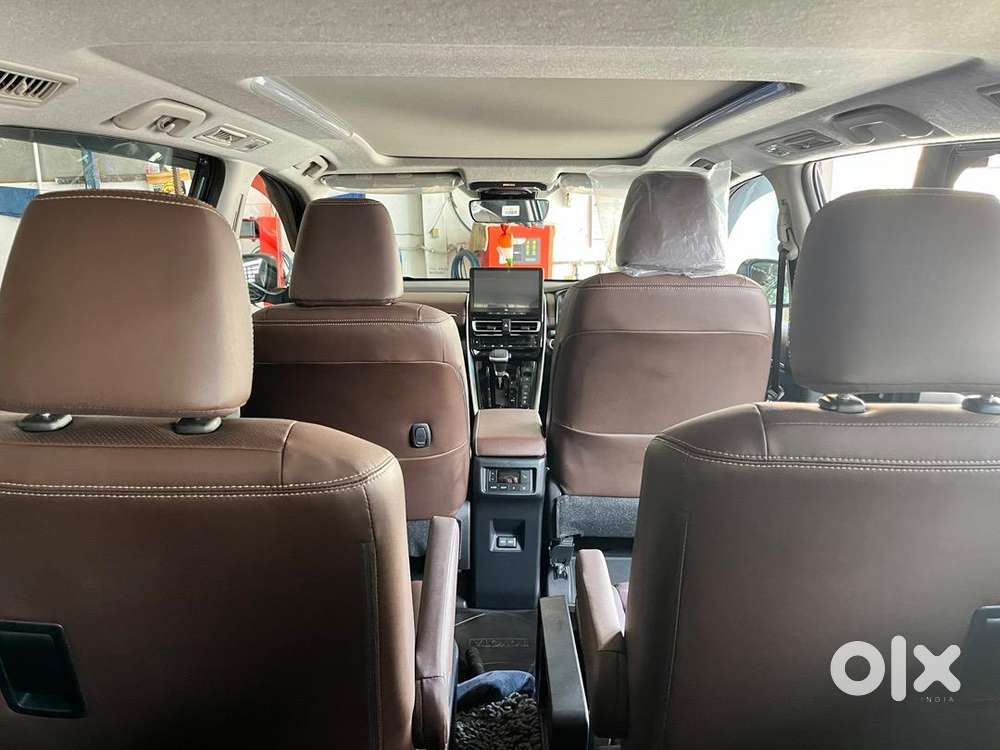 Toyota Innovahycross Zx02023 Hybridexcellent Condition Genuine Buyers