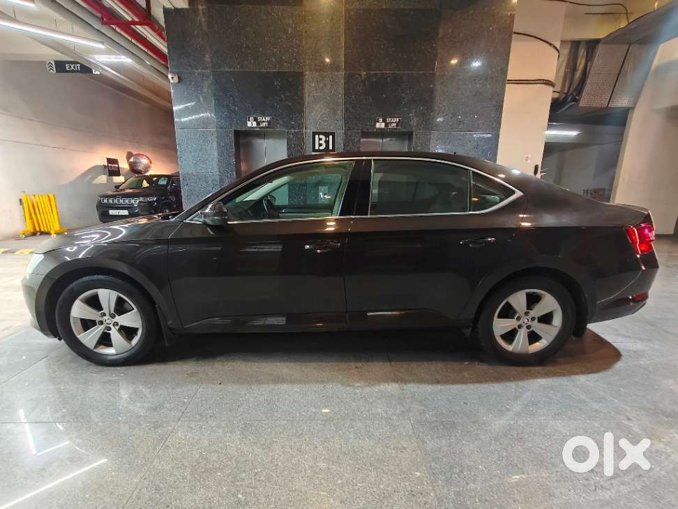 Skoda Superb Style 1.8 Tsi At, 2018, Petrol