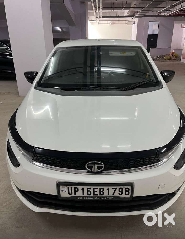 Tata Altroz 2024 Petrol Well Maintained