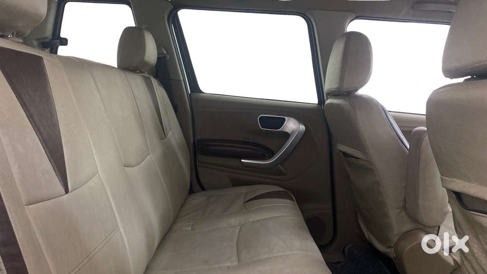 Mahindra Tuv 300 Mhawk100 T8, 2015, Diesel