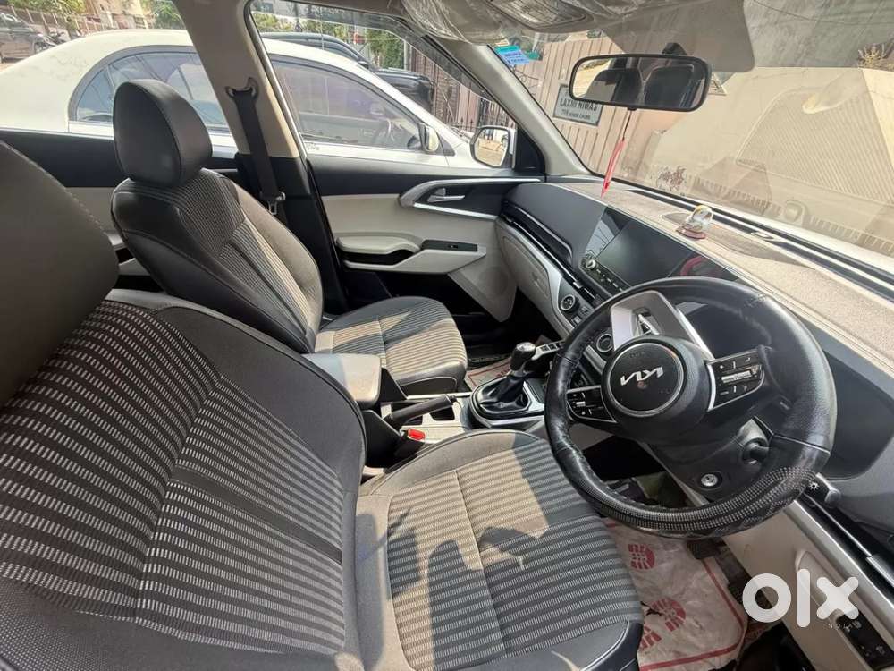 Kia Carens 1.5 Prestige 7 Str, 2023, Petrol