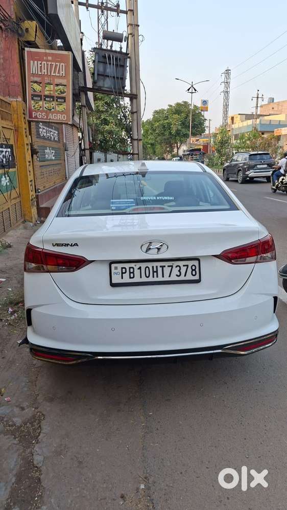 Hyundai Verna 2022 Diesel 40000 Km Driven Well Maintained