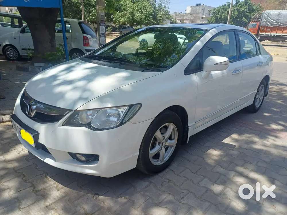 Honda Civic 1.8
 Petrol 2031 Tak Pass
1st Owner 
Sunroof 
All Original