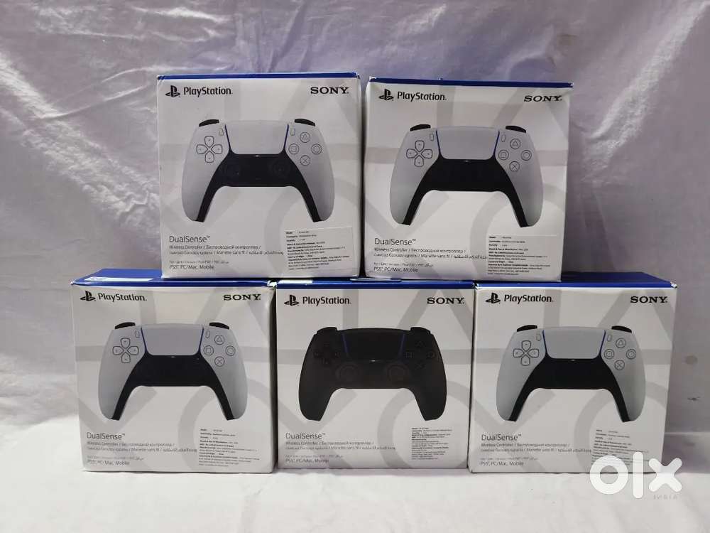 PS5 CONTROLLER & SILICON COVERS