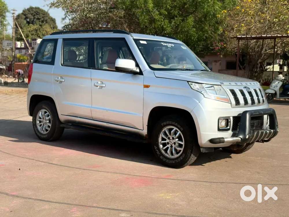Mahindra Tuv 300 T8