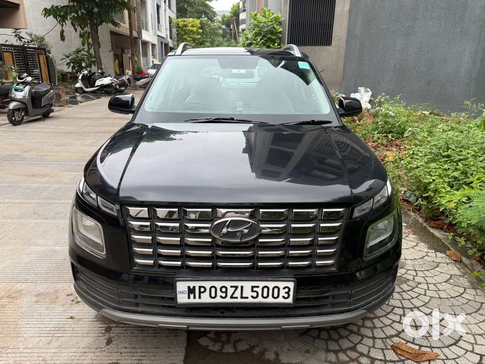 Hyundai Venue Petrol Manual 2023