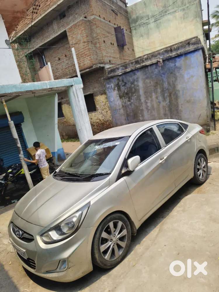 Hyundai New Verna 2011