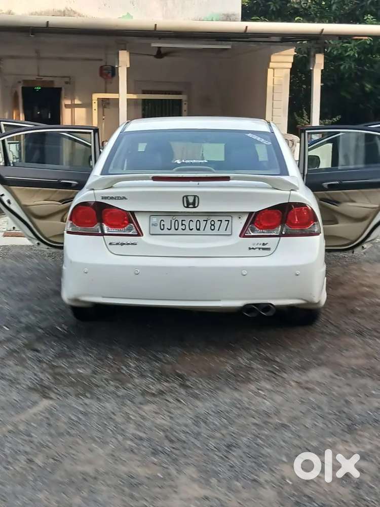 Honda Civic 2011 Petrol Good Condition ( Petrol - Cng ) With Sunroof