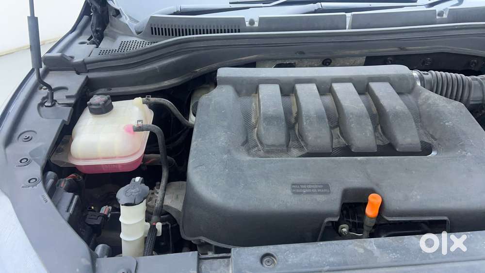 Mahindra Xuv700 2.0 Ax 5 Petrol Mt Str, 2022, Petrol