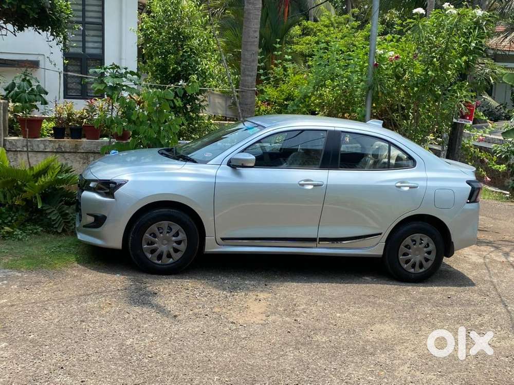 Maruti Suzuki Dzire 2025 Petrol Almost Brand New Top Condition