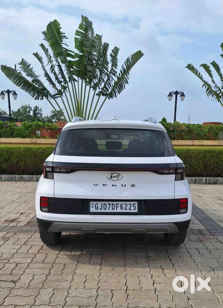 Hyundai Venue 1.2 S (o), 2023, Petrol